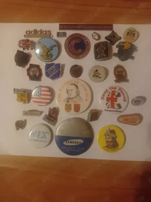 Lingurite, insigne, embleme, brelocuri si diverse-pentru colectie   - imagine 3