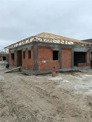 Casa individuala-3 camere-Toate utilitatile-Asfalt-STB-Mutare rapida - imagine 14