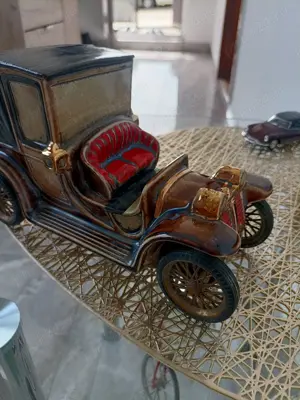 Mașinuță de colecție 