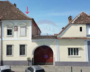 Casă cu istorie în inima Dumbrăveniului – 15 min. de Sighisoara! - imagine 2