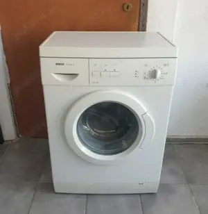 Masina de spălat rufe Bosch    model clasic. 