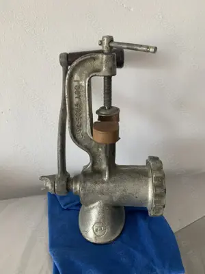 Masina tocat nr. 5 fonta URSS