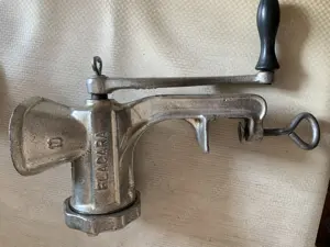 Masina de tocat Flacara nr.10