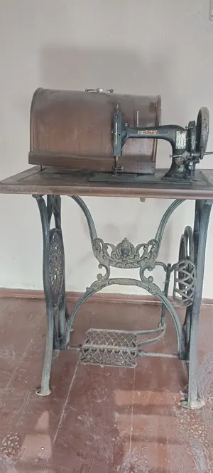 Vând mașină de cusut Singer - imagine 2