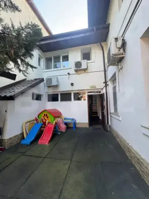 Casa cu 6 camere, 320 mp, Gradinita Rezidentiala, Parcul Carol