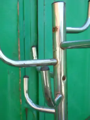 Cuier metalic de podea-necesita reparatii - imagine 2