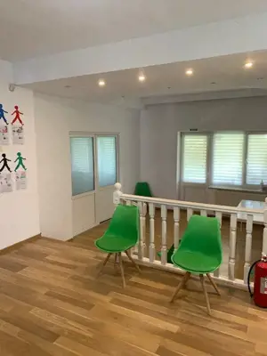 Vila de vanzare, 12 camere, zona Nord, Bacau - imagine 8