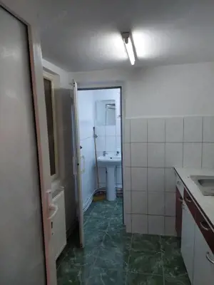 Birou zona linistita - imagine 3