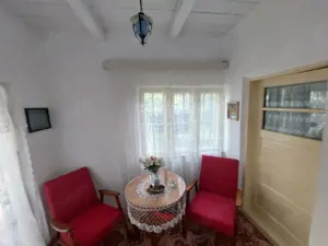 Casa batraneasca bine intretinuta in Bahna - imagine 2