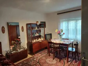 Casa batraneasca bine intretinuta in Bahna - imagine 4