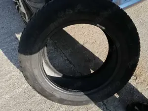 De  vanzare  trei  (  3  ) cauciucuri in stare buna uzate pe jumatate 185 /65  /15  la pret mic !!!  - imagine 2