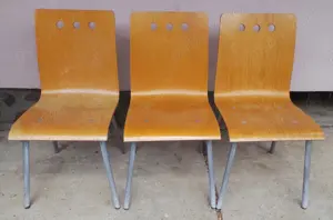 Scaune schelet metalic, spatar sezut lemn stratificat si BONUS