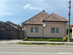 Casa de vanzare+spatiu comercial