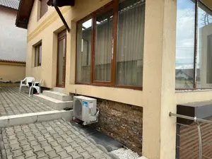 Casa de vanzare zona targul saptamanal - imagine 8