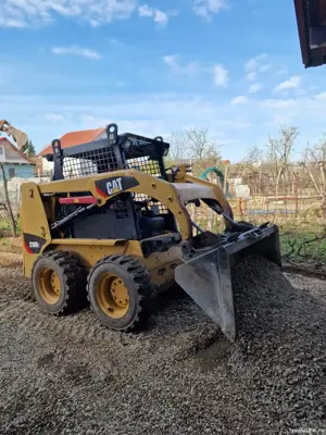 Inchiriez mini încărcător(bobcat) prestari servicii si cu excavator - imagine 2