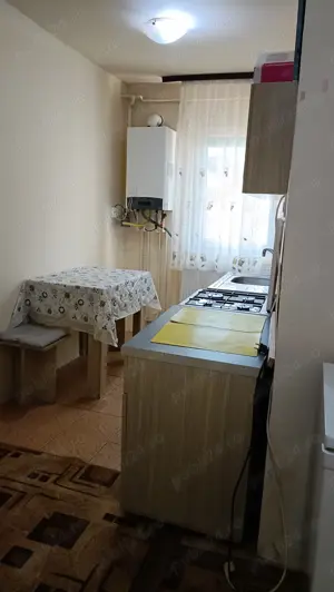 Închiriez apartament cu o camera 