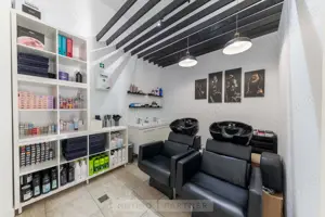 Vand afacere la cheie salon infrumusetare - imagine 5