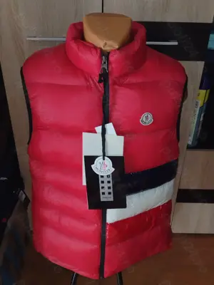 Vesta Moncler groasa rosu cu alb marimea M noua