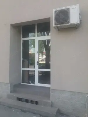 Spre inchiriere spatiu comercial ultracentral, Arad, zona Podgoria - imagine 9