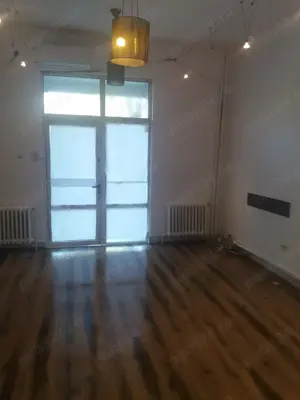 Spre inchiriere spatiu comercial ultracentral, Arad, zona Podgoria - imagine 7