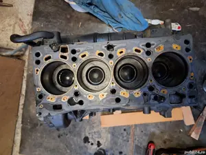 Chiuloasa  si Bloc  MOTOR 2.0 tdi CRL 823425  - imagine 5