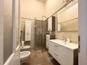 Apartament ultracentral complet renovat – 100 m de Piata Unirii, Oradea - imagine 7