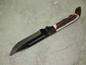 Briceag cu plásele imitatie corn + toc piele nr.10