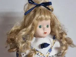 Papusa de portelan, de colectie, 40 cm + suport