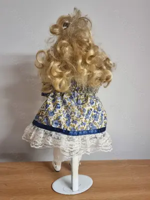 Papusa de portelan, de colectie, 40 cm + suport - imagine 3