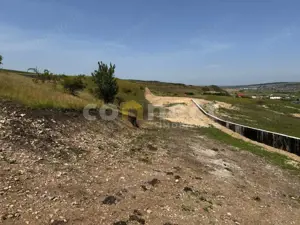 Teren 455mp Sub Coasta / Strada Principala - imagine 2