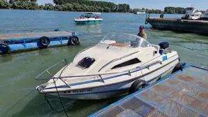 Vand barca cabinata Family 560 cu motor Suzuki 115CP nou si peridoc.