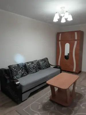 Închiriez o cameră 