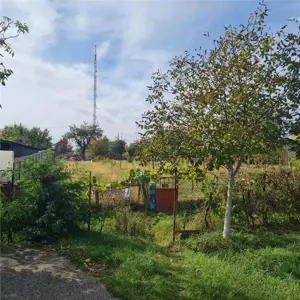 Casa caramida plus o casa de vaiuga - teren generos 1400 mp - doua fronturi stradale - zona excelent - imagine 4