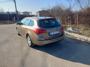 De vânzare Opel astra j an 2013 - imagine 4 De vânzare Opel astra j an 2013 - imagine 4