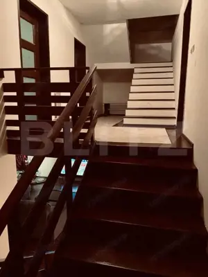 Casa tip duplex,6 camere,220mp,241mp teren,garaj,zona Unirea - imagine 8