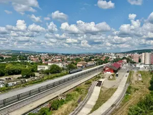 AA 986 De închiriat spațiu pentru birouri în Tg Mureș - Semicentral - imagine 14