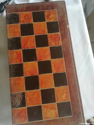 Table preț 328.90 lei 