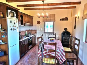 Casa de locuit, teren intravilan 5500 mp, livada, sat Carja, jud Vaslui - imagine 3