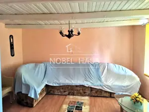 Casa de locuit, teren intravilan 5500 mp, livada, sat Carja, jud Vaslui - imagine 11