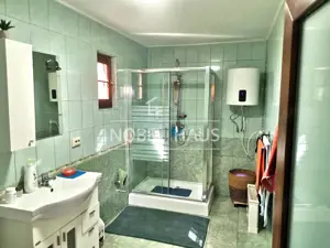 Casa de locuit, teren intravilan 5500 mp, livada, sat Carja, jud Vaslui - imagine 5