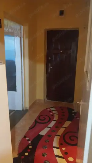 Închiriez Garsonieră