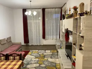 Casa de vanzare de tip duplex in zona linistita in Floresti