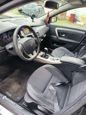 Vând Renault laguna 3 - imagine 6 Vând Renault laguna 3 - imagine 6