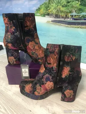 Botine nr 37 colorate cu imprimeu floral Primark (transport 50 50)