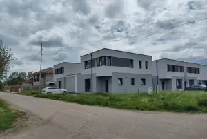 De vanzare unitate duplex, 127 mp utili, situat pe str. Bucuresti, colt cu str. Picaso