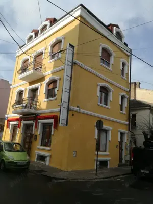 Ofer spre inchiriere spatiu comercial cu poziționare strategică în centrul orașului .  - imagine 2