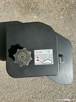 Capac si suport baterie Audi A4 B8.5 - imagine 3