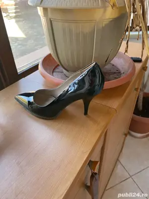 Stiletto lac negru Zara,detaliu fermoar,mar 39 - imagine 3