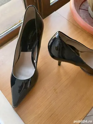 Stiletto lac negru Zara,detaliu fermoar,mar 39 - imagine 2
