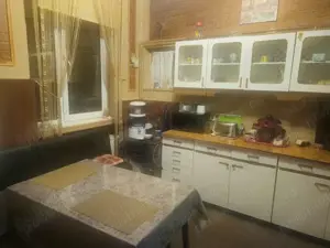 4 cam centr proprie ETAJ 1 zona Centrala - imagine 4